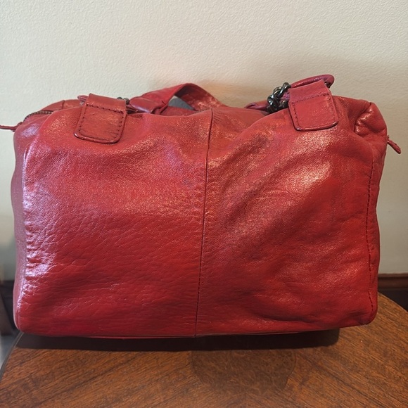 Vince Camuto  carry the gift Shoulder bag  gunmetal holiday Red  large front bow - Picture 7 of 15
